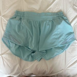Lululemon Run Hotty-Hot Low-Rise lined short 2.5”
